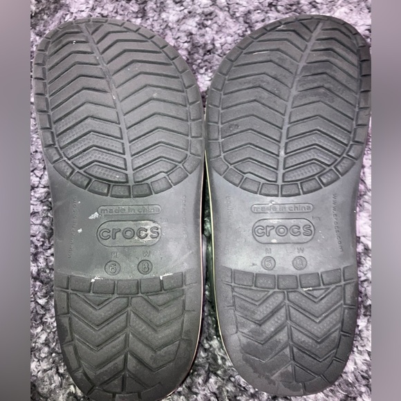 CROCS Women Black Slip-On Slippers - Picture 4 of 4